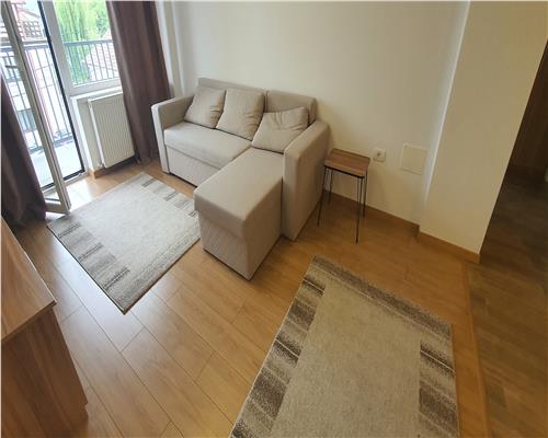 Apartament de inchiriat 3 camere etaj 2 cu lift  Centru