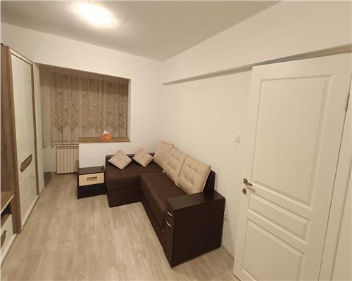 Apartament renovat de vanzarecomplet mobilat si utilat