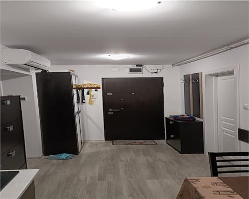 Apartament renovat de vanzarecomplet mobilat si utilat