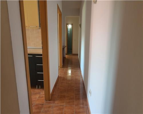 Apartament 4 camere decomandat etaj 1 Centru cu boxa