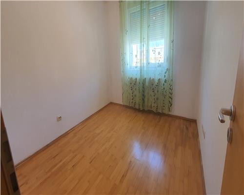 Apartament 4 camere decomandat etaj 1 Centru cu boxa