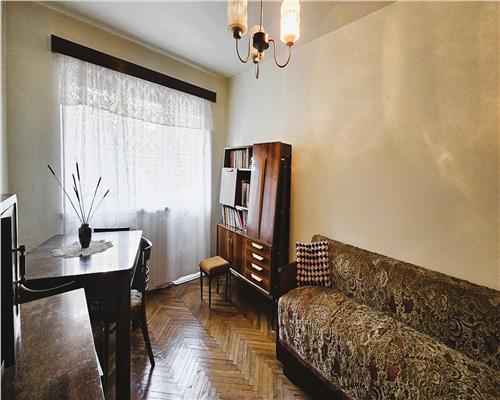 Apartament de vanzare etaj 1 strada Closca