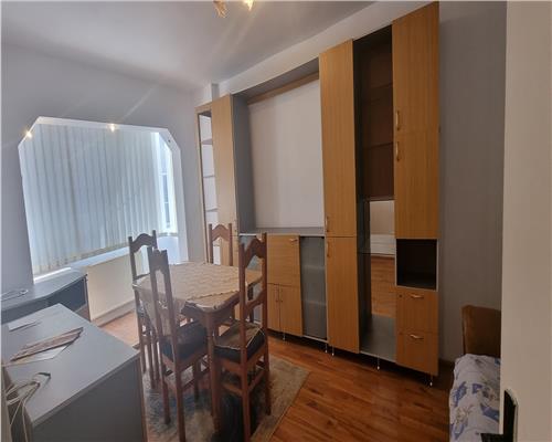 Apartament 3 camere de vanzare Cetate etaj 1