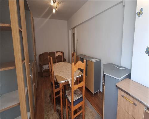 Apartament 3 camere de vanzare Cetate etaj 1