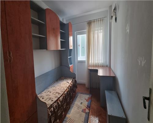 Apartament 3 camere de vanzare Cetate etaj 1