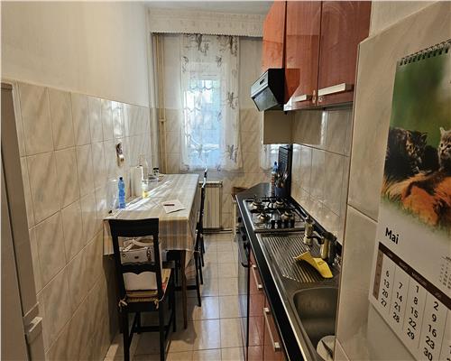 Apartament de vanzare cu 2 camere parter inalt, zona Centru