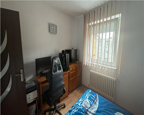 Apartament de vanzare cu 2 camere, zona Cetate