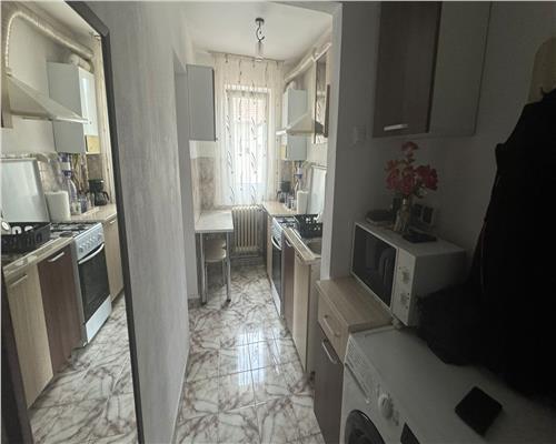 Apartament de vanzare cu 2 camere, zona Cetate