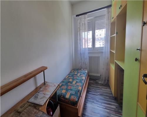 Apartament 3 camere de vanzare in Centru complet mobilat si utilat