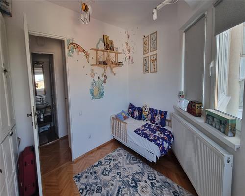 Apartament 3 camere zona Centru etaj 2 decomandat