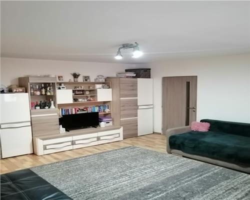 Apartament semidecomndat de vanzare Cetate-Piata parter inalt