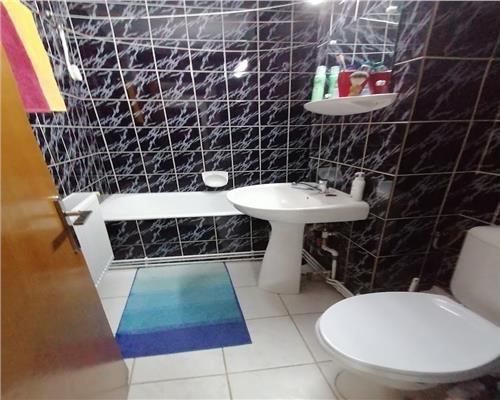 Apartament 4 camere de vanzare zona Cetate parter inalt