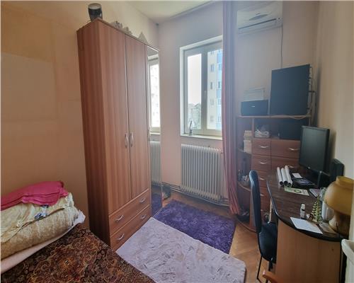 Apartament 2 camere decomandat de vanzare Cetate cu vedere spre Bulevard