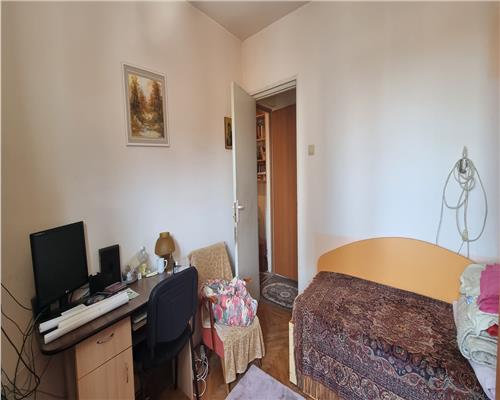 Apartament 2 camere decomandat de vanzare Cetate cu vedere spre Bulevard