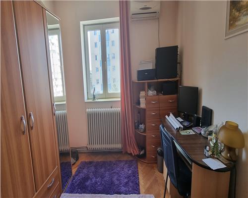 Apartament 2 camere decomandat de vanzare Cetate cu vedere spre Bulevard