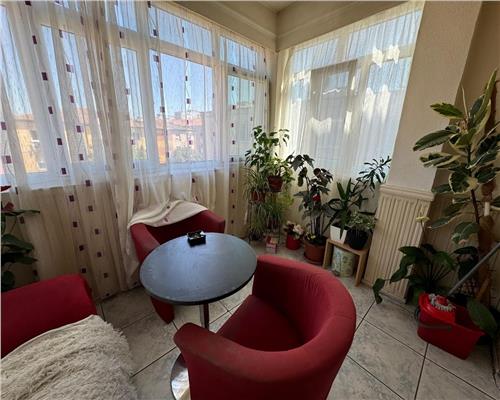 Apartament 3 camere de vanzare  zona Bulevardul Transilvaniei