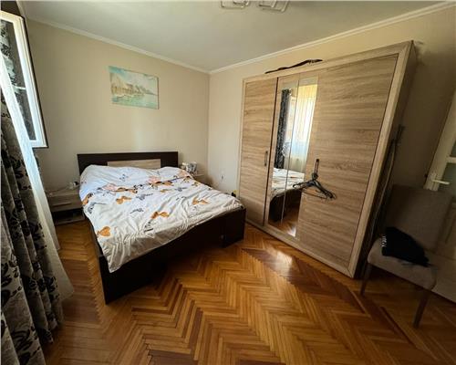 Apartament 3 camere de vanzare  zona Bulevardul Transilvaniei