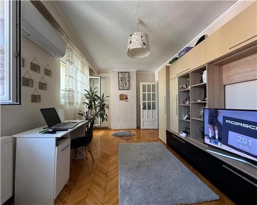 Apartament 3 camere de vanzare  zona Bulevardul Transilvaniei