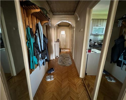 Apartament 3 camere de vanzare  zona Bulevardul Transilvaniei