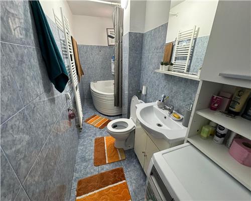 Apartament 3 camere de vanzare  zona Bulevardul Transilvaniei