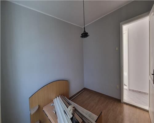 Casa cu 9 camere de vanzare zona Skit cu piscina si 896 mp teren