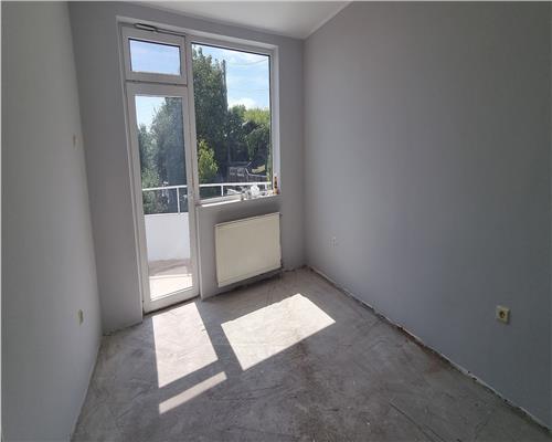 Casa cu 9 camere de vanzare zona Skit cu piscina si 896 mp teren