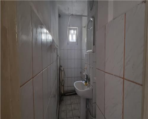 Investitie! Apartament decomandat 2 camere de vanzare Centru