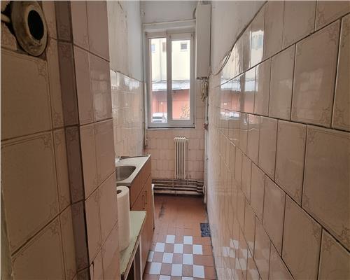 Investitie! Apartament decomandat 2 camere de vanzare Centru