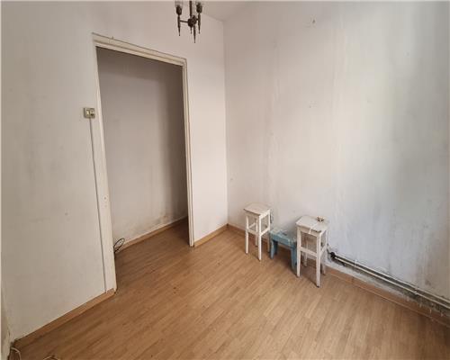 Investitie! Apartament decomandat 2 camere de vanzare Centru