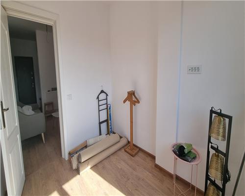 Apartament 2 camere de vanzare bloc nou etaj intermediar Cetate mobilat si utilat