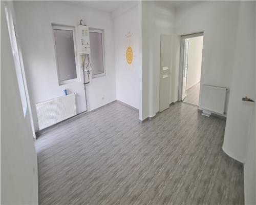 Spatiu comercial format din 2 camere de inchiriat zona Centru