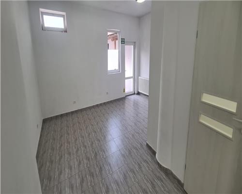 Spatiu comercial format din 2 camere de inchiriat zona Centru