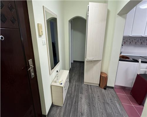 Apartament de inchiriat etaj intermediar, zona buna