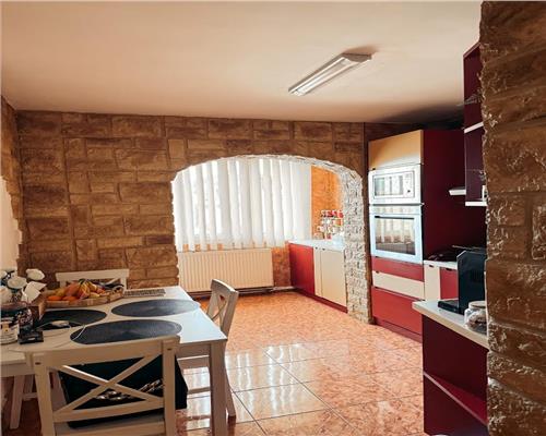 Apartament 4 camere de vanzare zona Ampoi