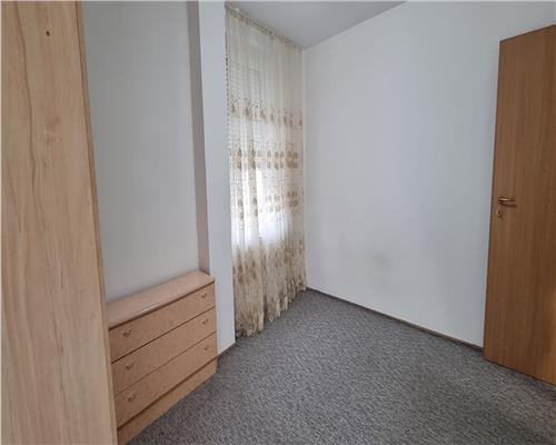 Apartament 3 camere de vanzare, zona Tolstoi, boxa +garaj