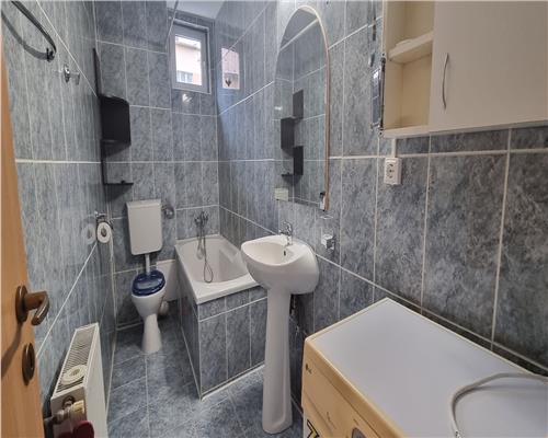 Apartament 3 camere de vanzare, zona Tolstoi, boxa +garaj