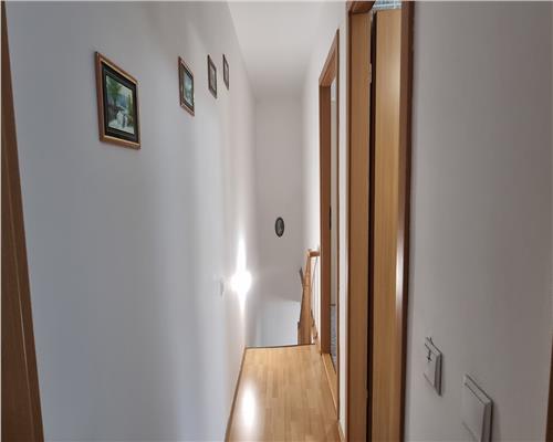 Apartament 3 camere de vanzare, zona Tolstoi, boxa +garaj