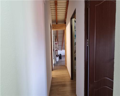 Apartament 4 camere 92 mp de vanzare etaj 2 zona Centru