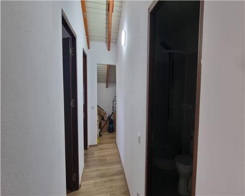 Apartament 4 camere 92 mp de vanzare etaj 2 zona Centru