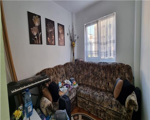 Apartament 4 camere de vanzare zona Cetate etaj 1