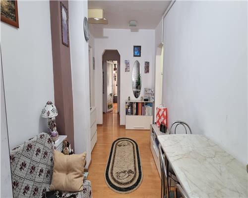 Apartament 4 camere de vanzare zona Cetate etaj 1