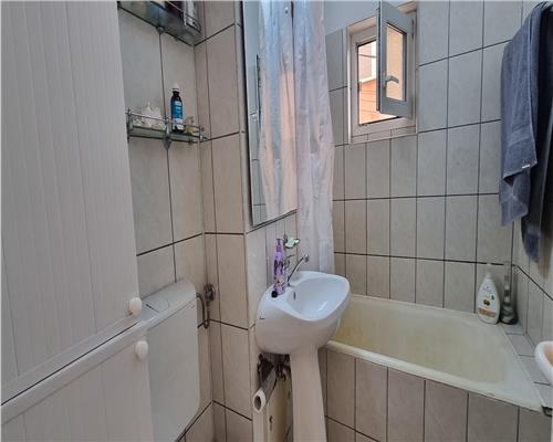 Apartament 4 camere de vanzare zona Cetate etaj 1