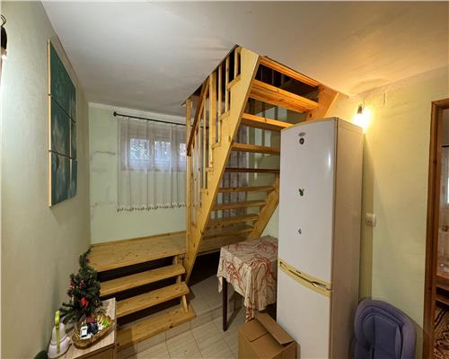 Casa de vanzare in Alba Iulia 5 camere 2300 mp teren