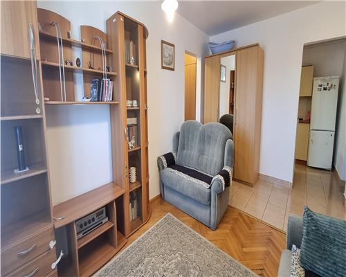 Apartament 3 camere de inchiriat zona Centru