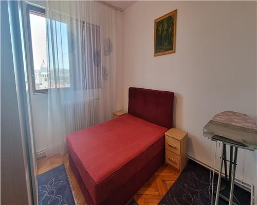 Apartament 3 camere de inchiriat zona Centru