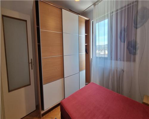 Apartament 3 camere de inchiriat zona Centru