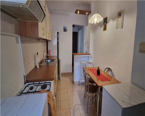 Apartament 3 camere de inchiriat zona Centru