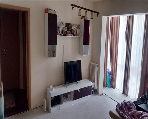 Apartament 3 camere de vanzare zona Piata etaj.3