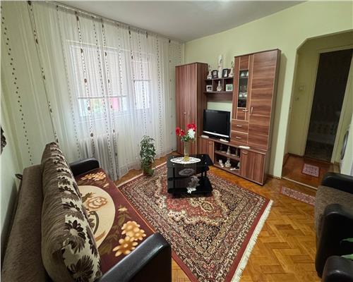 Apartament 2 camere de vanzare zona Piata