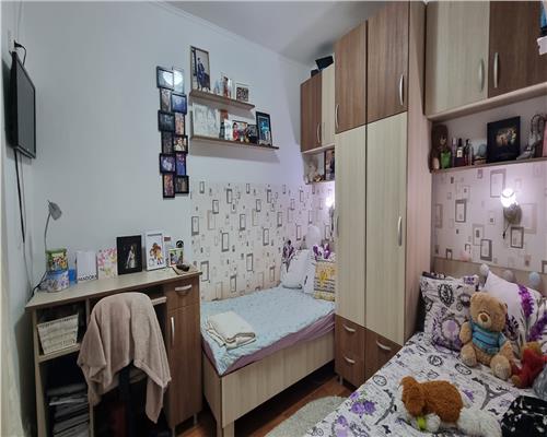 Apartament 2 camere semidecomandat de vanzare Cetate